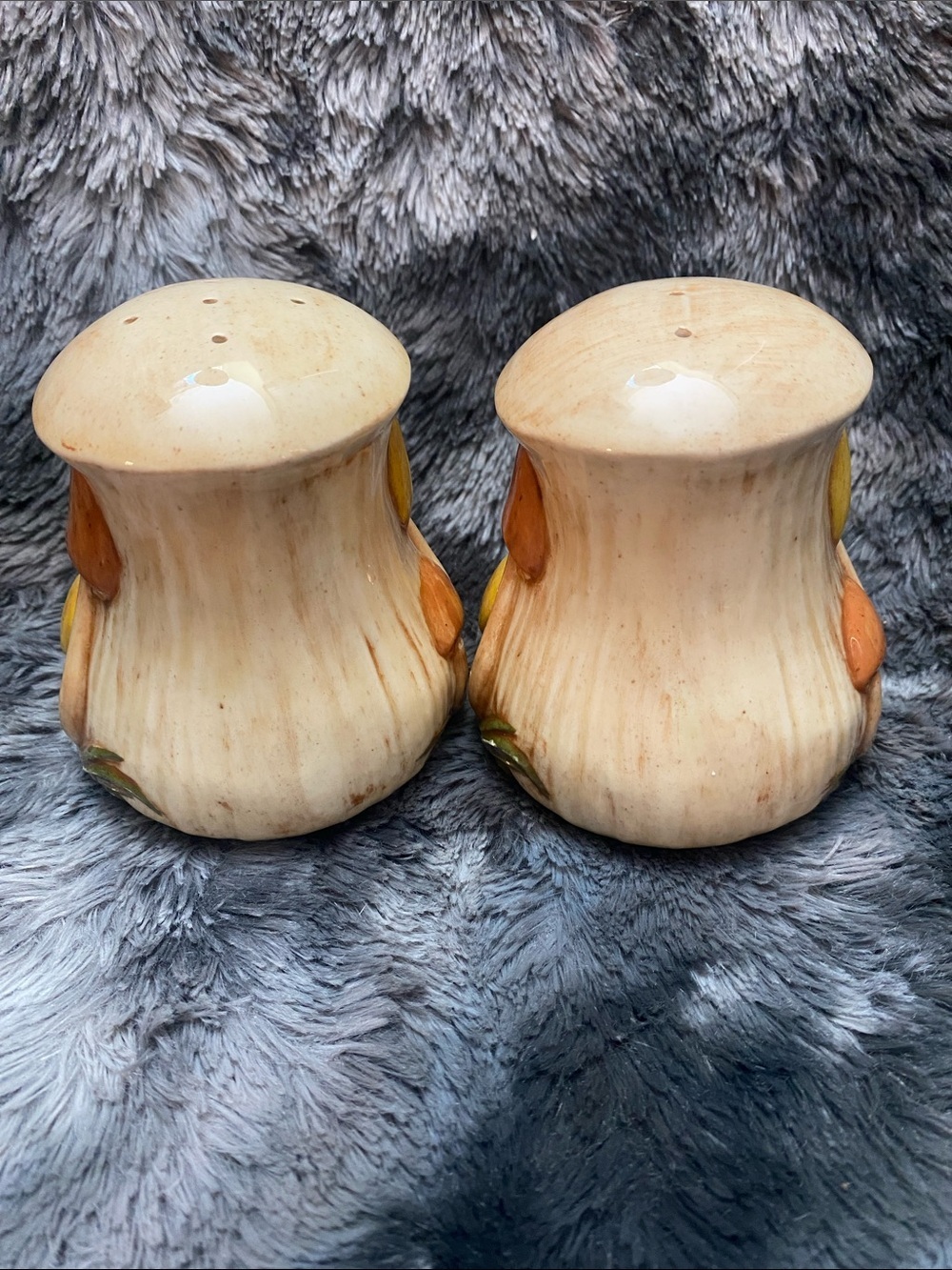 Vintage Hand-Painted Mushroom Ceramic Salt and Pepper Shakers - Yellow & Brown - Picture 10 of 16